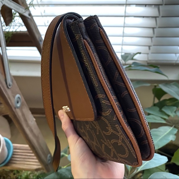 Calvin Klein NWT Leather Purse - Picture 3 of 8